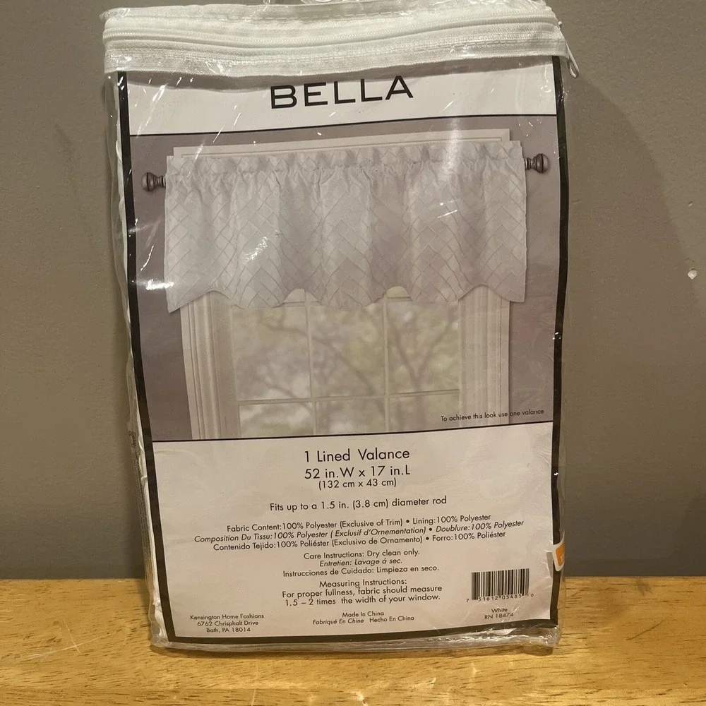 Bella White Diamond Lined Valance 52x17